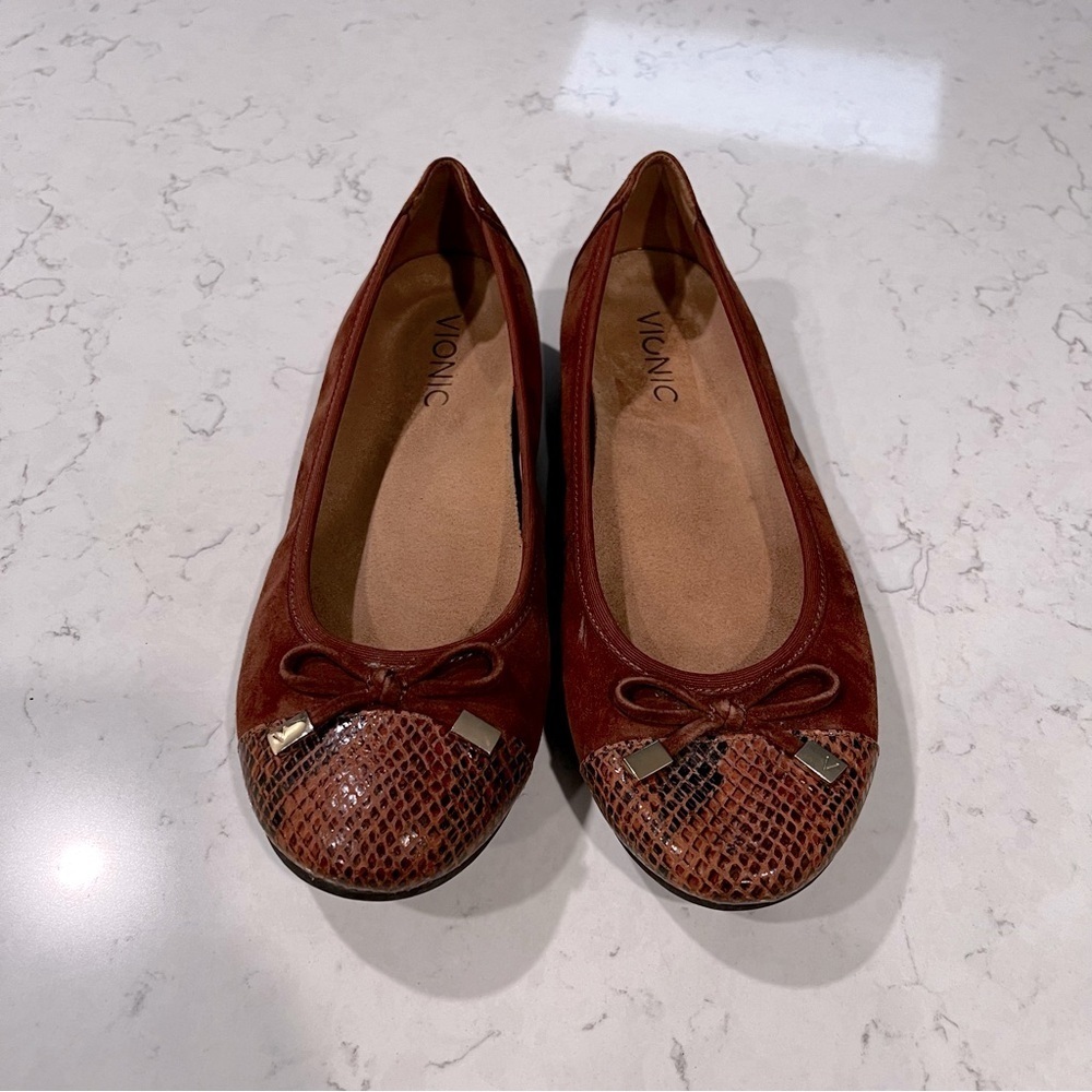VIONIC Minna Brown Suede Snake Print Cap Toe Ballet Flat Size 6 - Picture 10 of 10